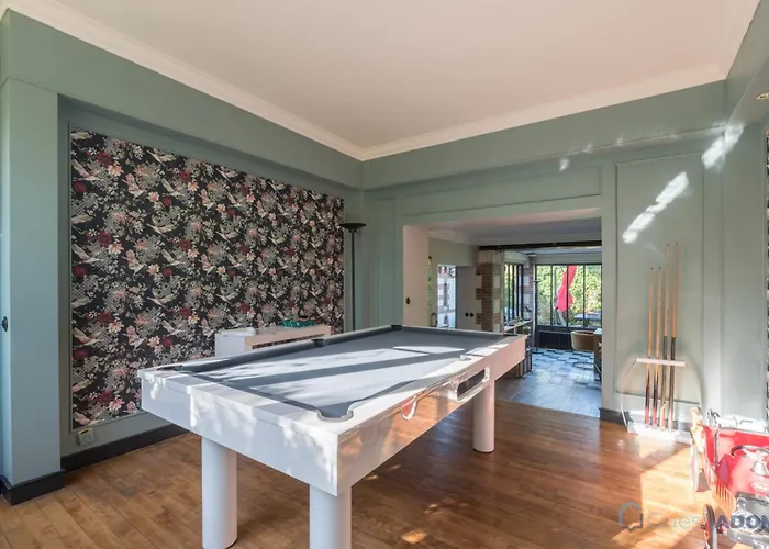 Maison avec jardin de 1200m et billard